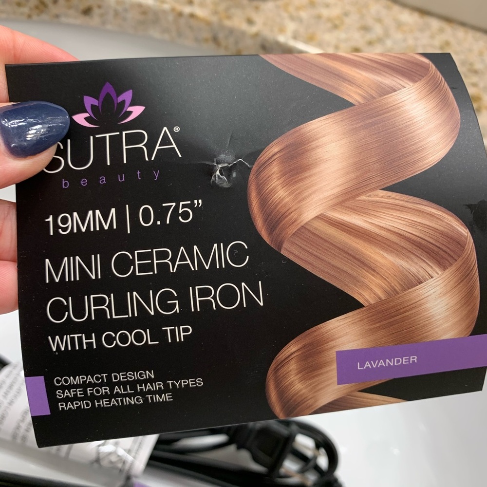 Mini ceramic curling wand iron